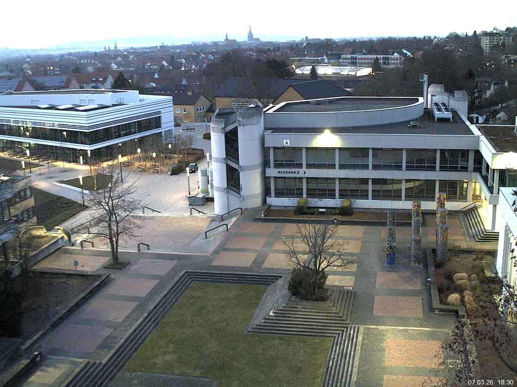 Foto der Webcam: Verwaltungsgeb&auml;ude, Innenhof mit Audimax, H&ouml;rsaal-Geb&auml;ude 1