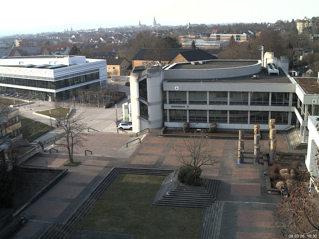 Foto der Webcam: Verwaltungsgeb&auml;ude, Innenhof mit Audimax, H&ouml;rsaal-Geb&auml;ude 1