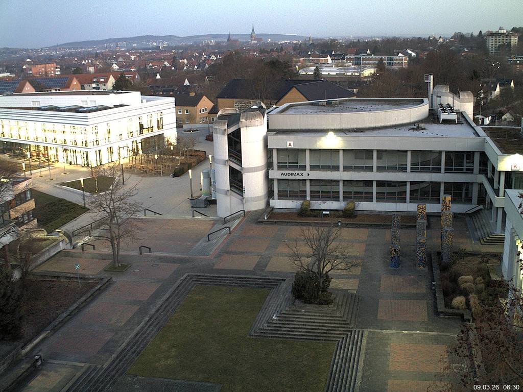 Foto der Webcam: Verwaltungsgeb&auml;ude, Innenhof mit Audimax, H&ouml;rsaal-Geb&auml;ude 1