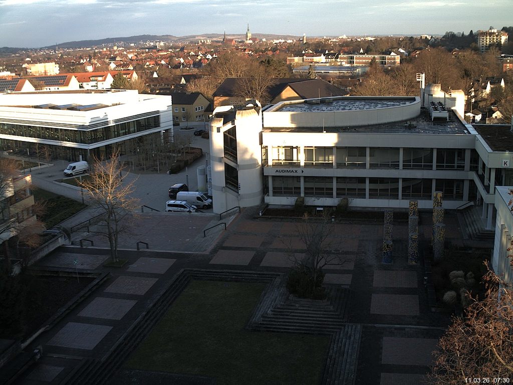Foto der Webcam: Verwaltungsgeb&auml;ude, Innenhof mit Audimax, H&ouml;rsaal-Geb&auml;ude 1