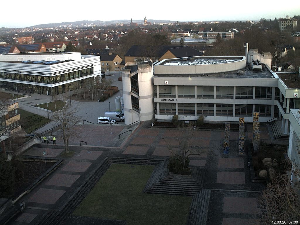 Foto der Webcam: Verwaltungsgeb&auml;ude, Innenhof mit Audimax, H&ouml;rsaal-Geb&auml;ude 1