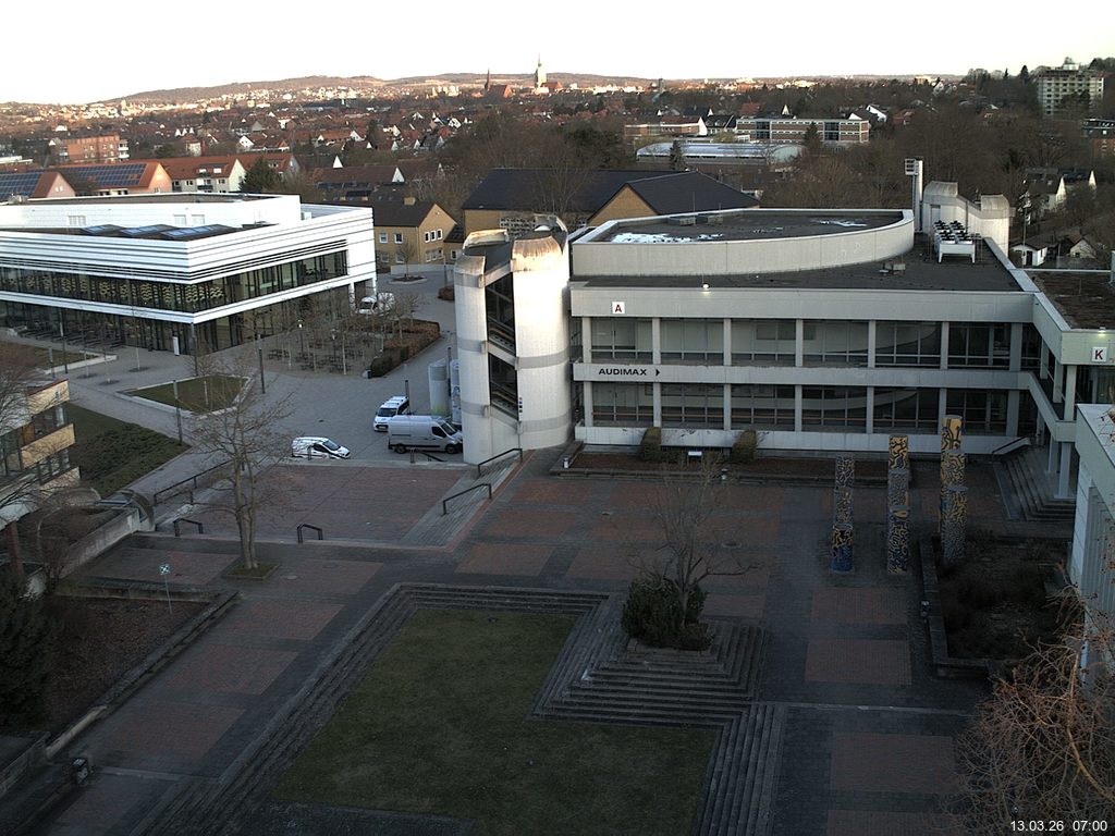 Foto der Webcam: Verwaltungsgeb&auml;ude, Innenhof mit Audimax, H&ouml;rsaal-Geb&auml;ude 1