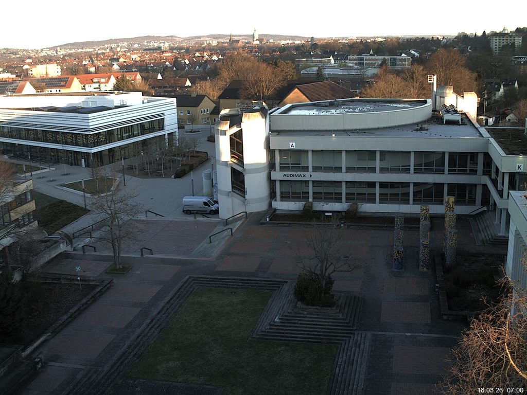 Foto der Webcam: Verwaltungsgeb&auml;ude, Innenhof mit Audimax, H&ouml;rsaal-Geb&auml;ude 1