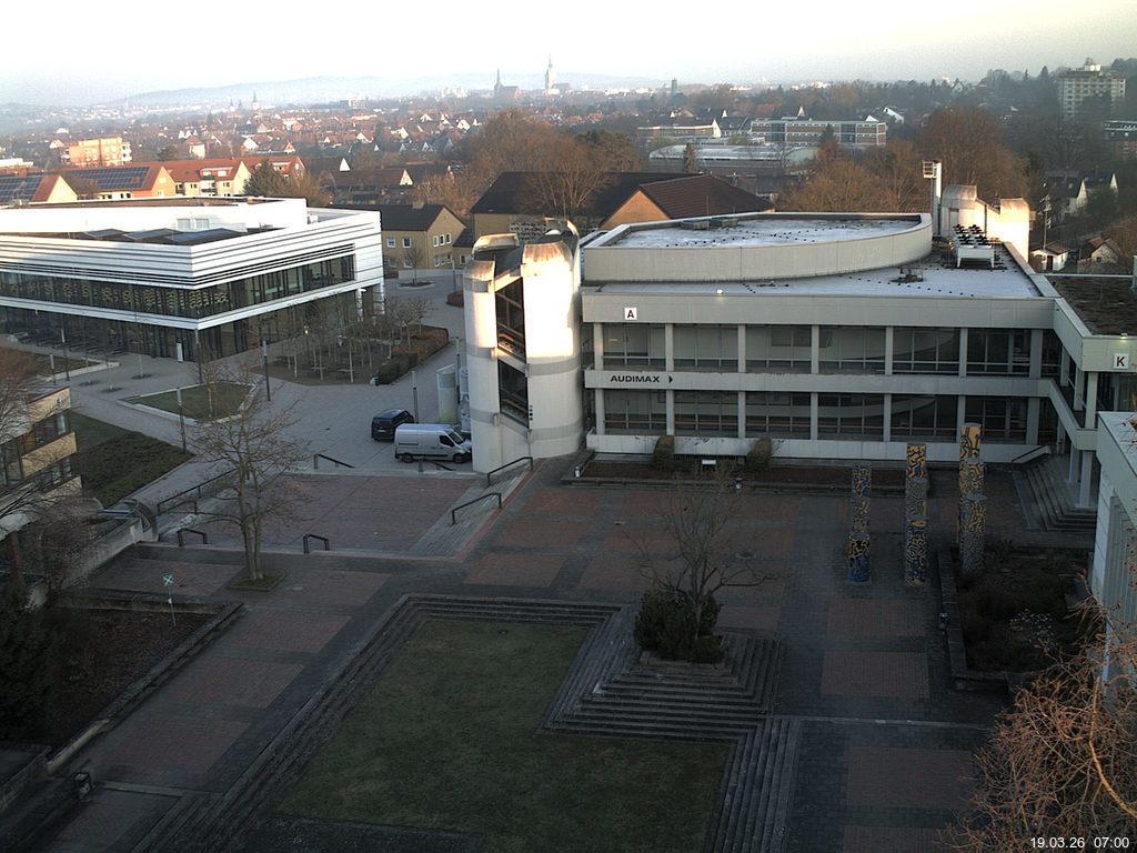 Foto der Webcam: Verwaltungsgeb&auml;ude, Innenhof mit Audimax, H&ouml;rsaal-Geb&auml;ude 1