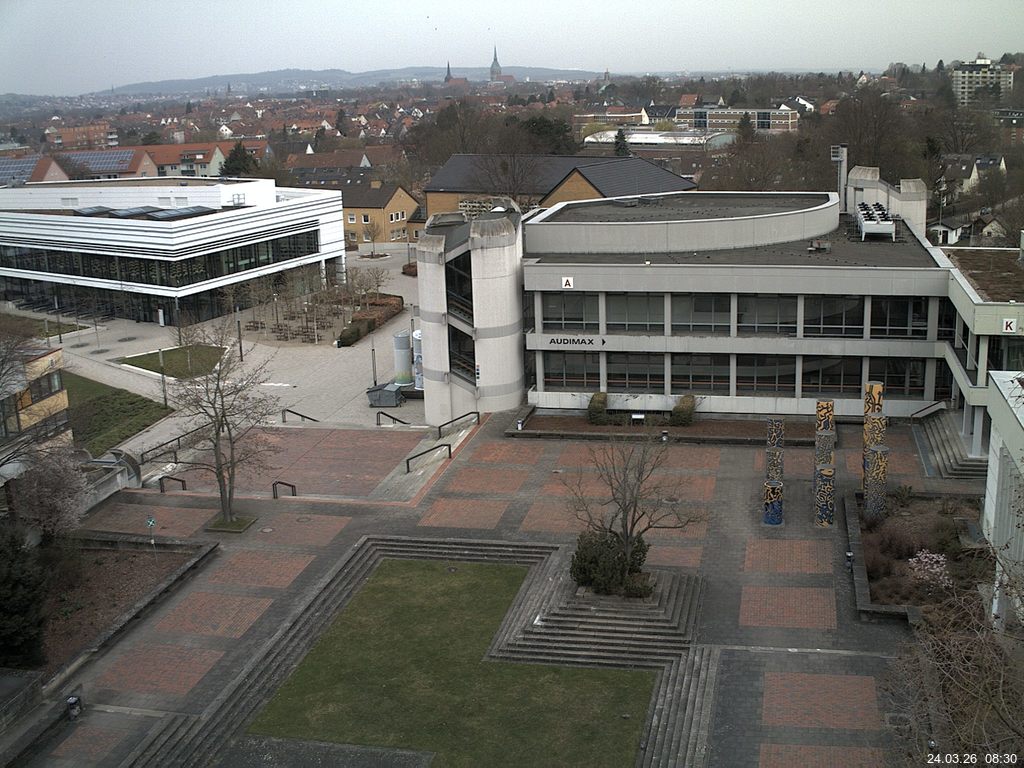 Foto der Webcam: Verwaltungsgeb&auml;ude, Innenhof mit Audimax, H&ouml;rsaal-Geb&auml;ude 1