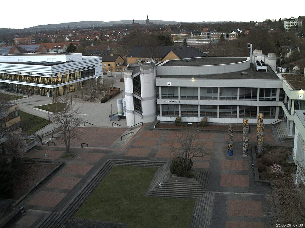 Foto der Webcam: Verwaltungsgeb&auml;ude, Innenhof mit Audimax, H&ouml;rsaal-Geb&auml;ude 1