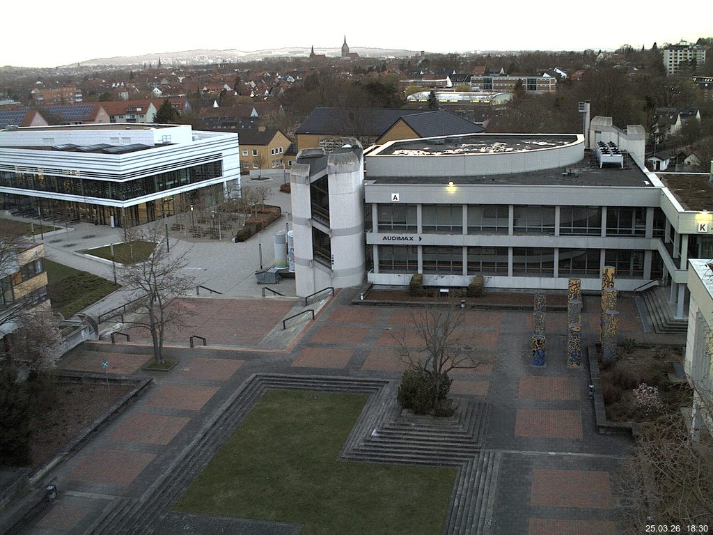 Foto der Webcam: Verwaltungsgeb&auml;ude, Innenhof mit Audimax, H&ouml;rsaal-Geb&auml;ude 1