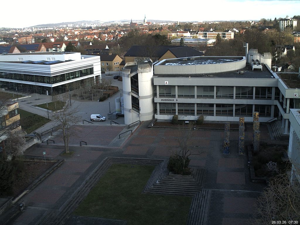 Foto der Webcam: Verwaltungsgeb&auml;ude, Innenhof mit Audimax, H&ouml;rsaal-Geb&auml;ude 1