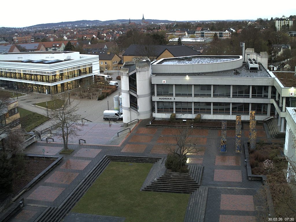 Foto der Webcam: Verwaltungsgeb&auml;ude, Innenhof mit Audimax, H&ouml;rsaal-Geb&auml;ude 1