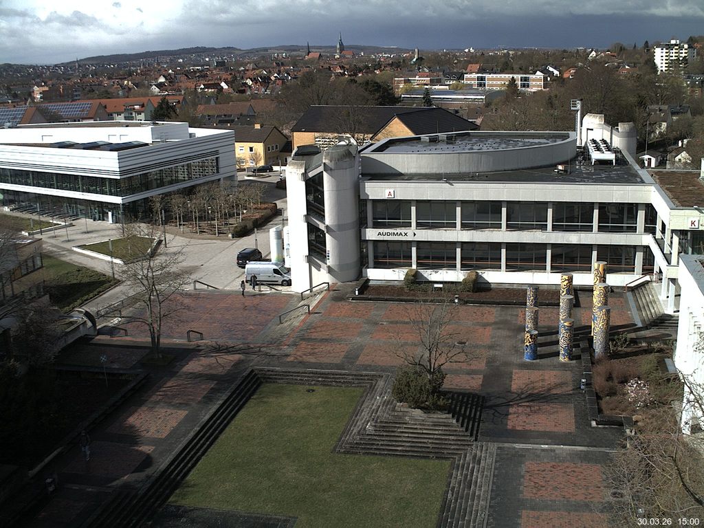Foto der Webcam: Verwaltungsgeb&auml;ude, Innenhof mit Audimax, H&ouml;rsaal-Geb&auml;ude 1