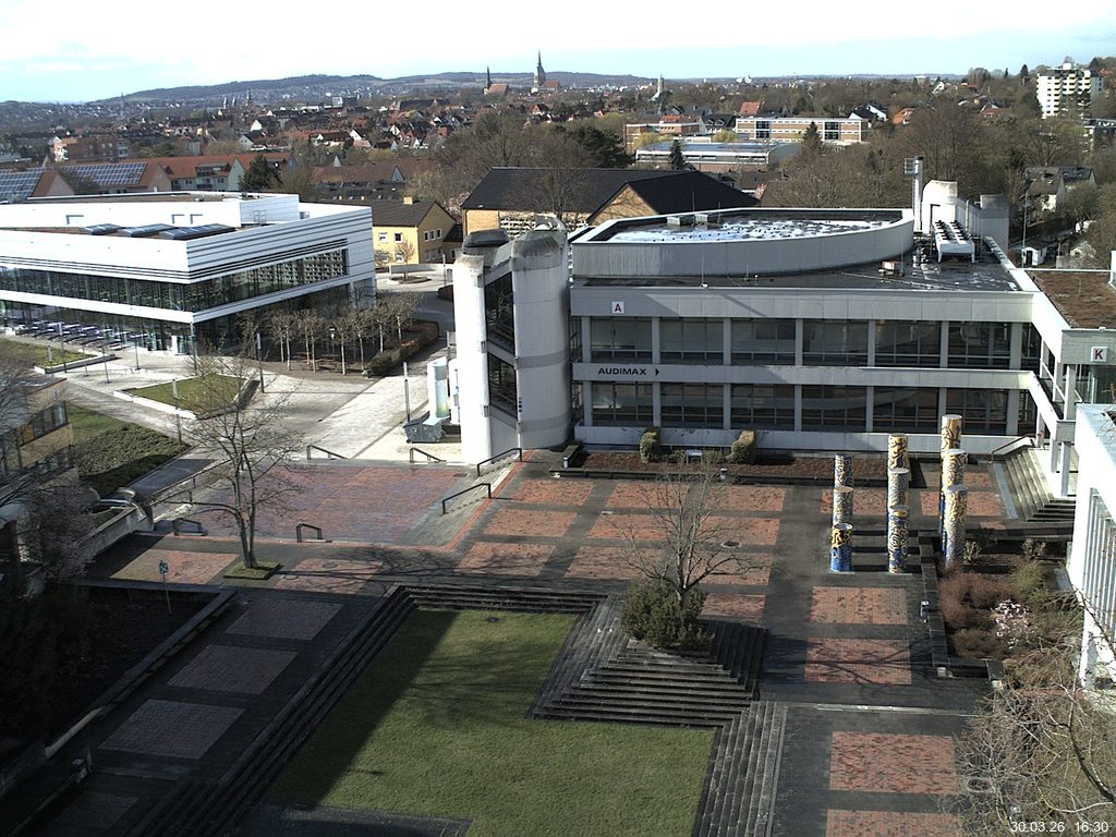Foto der Webcam: Verwaltungsgeb&auml;ude, Innenhof mit Audimax, H&ouml;rsaal-Geb&auml;ude 1