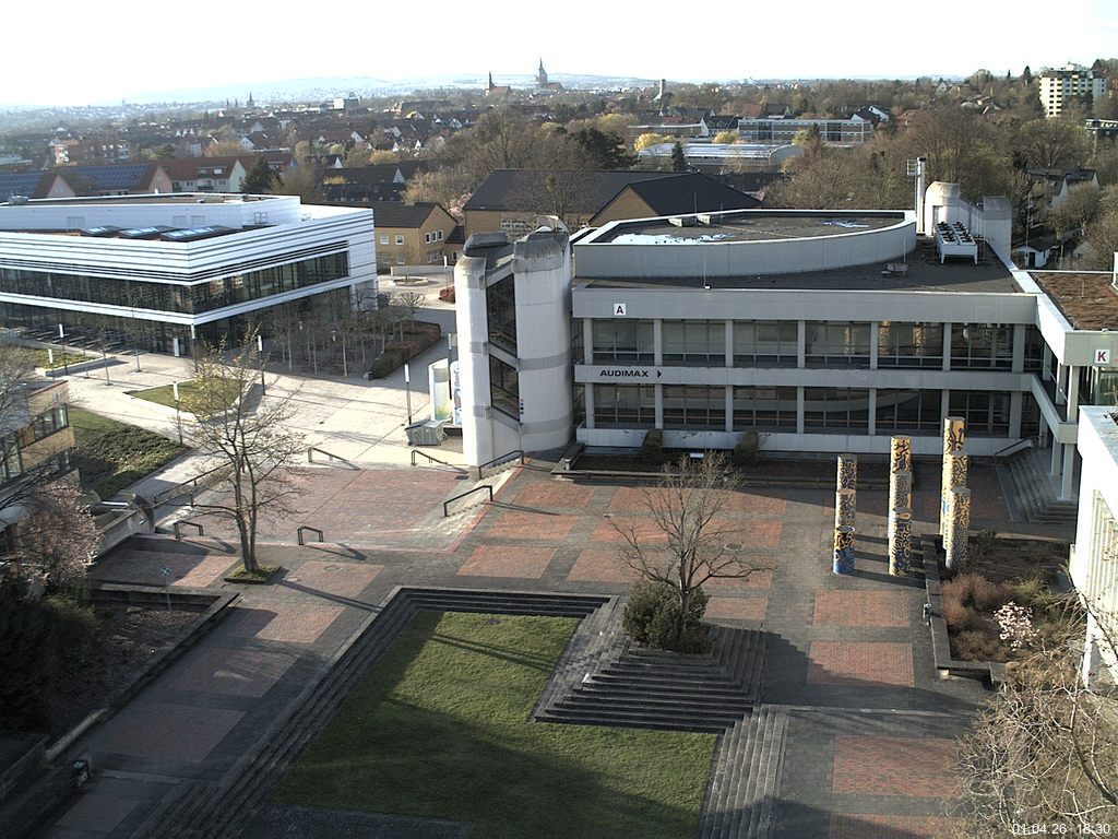 Foto der Webcam: Verwaltungsgeb&auml;ude, Innenhof mit Audimax, H&ouml;rsaal-Geb&auml;ude 1