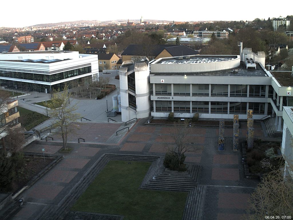Foto der Webcam: Verwaltungsgeb&auml;ude, Innenhof mit Audimax, H&ouml;rsaal-Geb&auml;ude 1