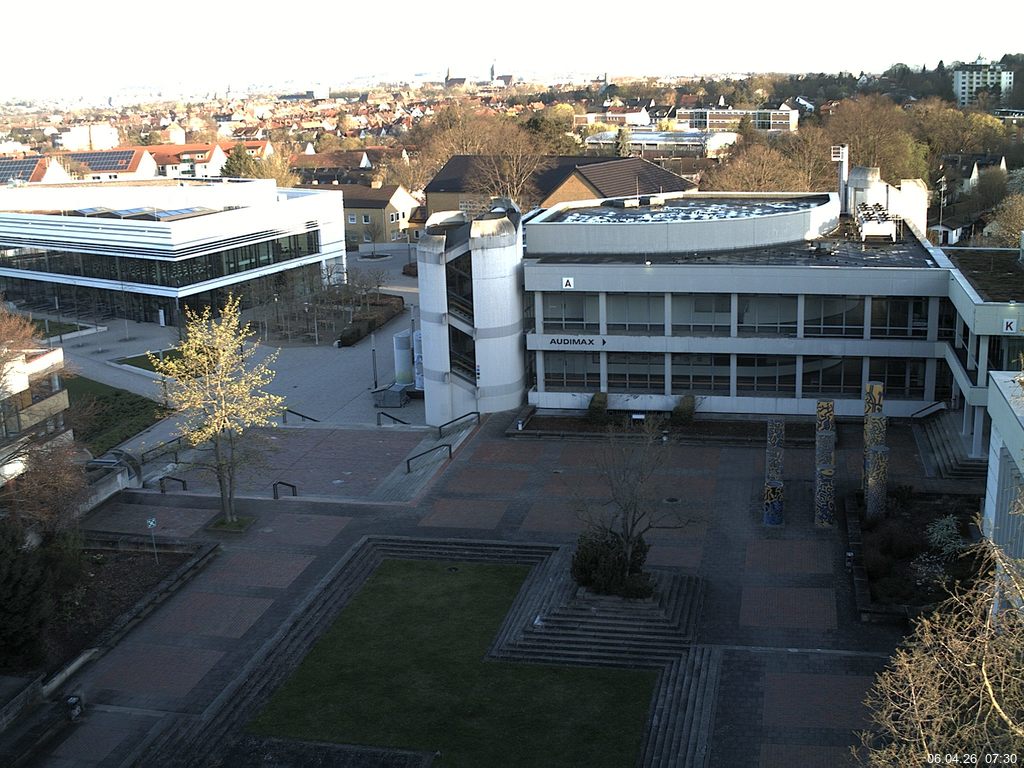 Foto der Webcam: Verwaltungsgeb&auml;ude, Innenhof mit Audimax, H&ouml;rsaal-Geb&auml;ude 1