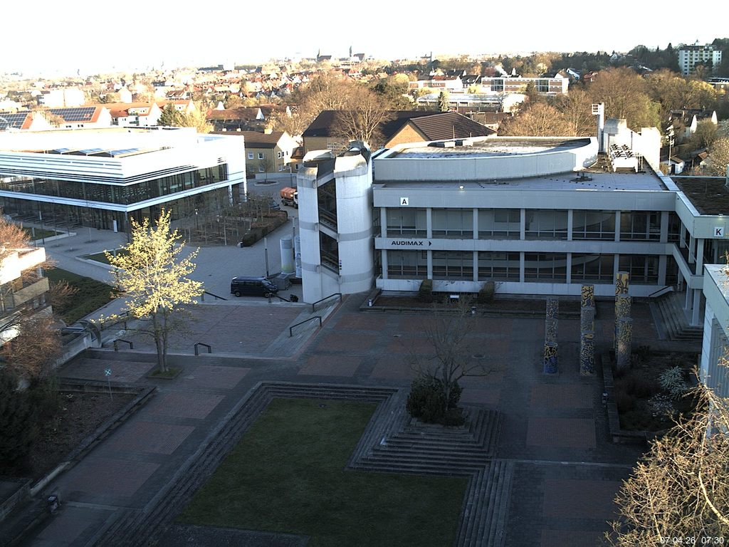 Foto der Webcam: Verwaltungsgeb&auml;ude, Innenhof mit Audimax, H&ouml;rsaal-Geb&auml;ude 1