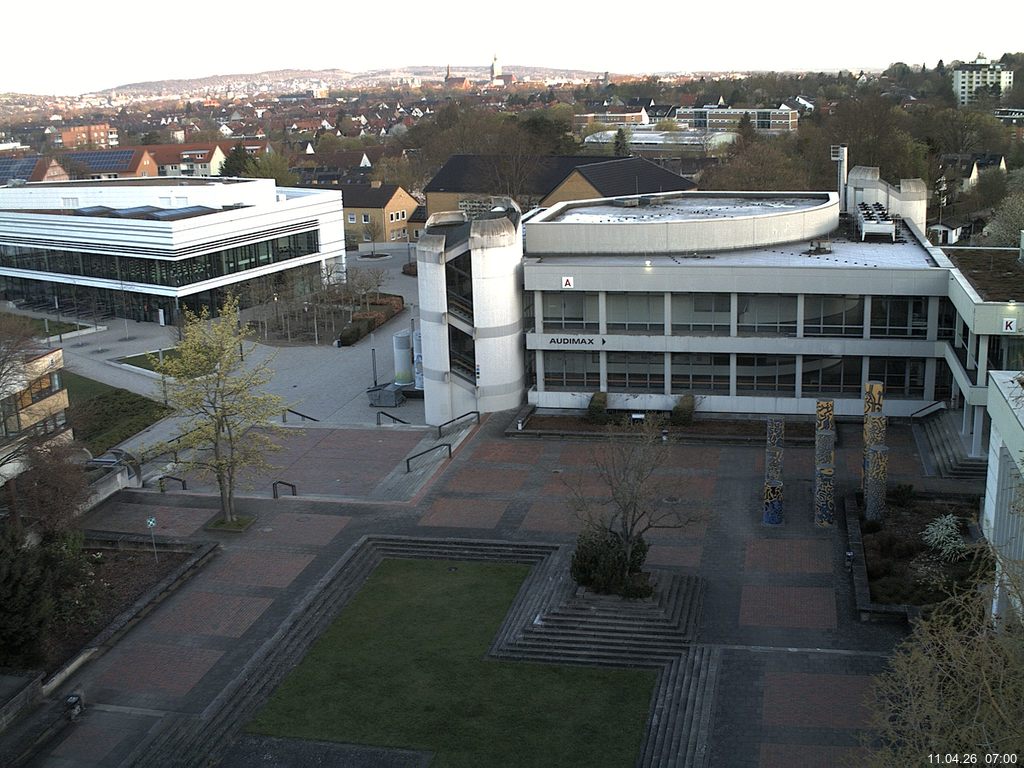 Foto der Webcam: Verwaltungsgeb&auml;ude, Innenhof mit Audimax, H&ouml;rsaal-Geb&auml;ude 1