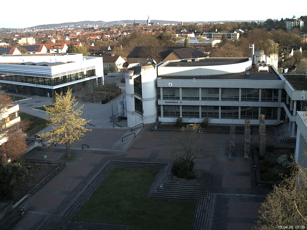 Foto der Webcam: Verwaltungsgeb&auml;ude, Innenhof mit Audimax, H&ouml;rsaal-Geb&auml;ude 1