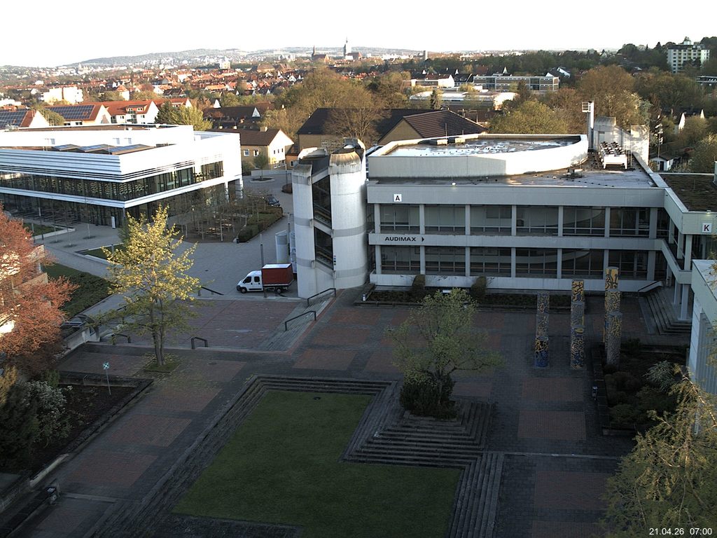 Foto der Webcam: Verwaltungsgeb&auml;ude, Innenhof mit Audimax, H&ouml;rsaal-Geb&auml;ude 1