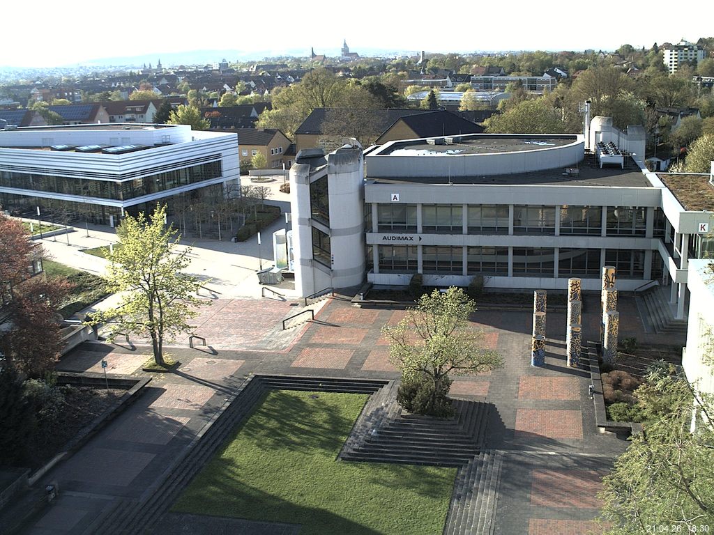 Foto der Webcam: Verwaltungsgeb&auml;ude, Innenhof mit Audimax, H&ouml;rsaal-Geb&auml;ude 1