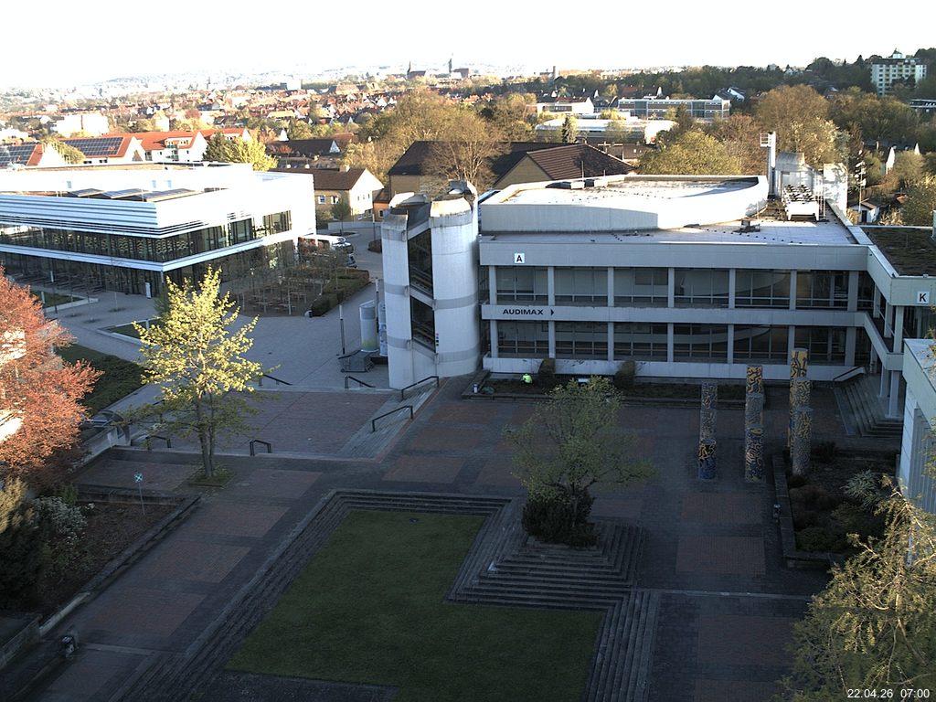 Foto der Webcam: Verwaltungsgeb&auml;ude, Innenhof mit Audimax, H&ouml;rsaal-Geb&auml;ude 1