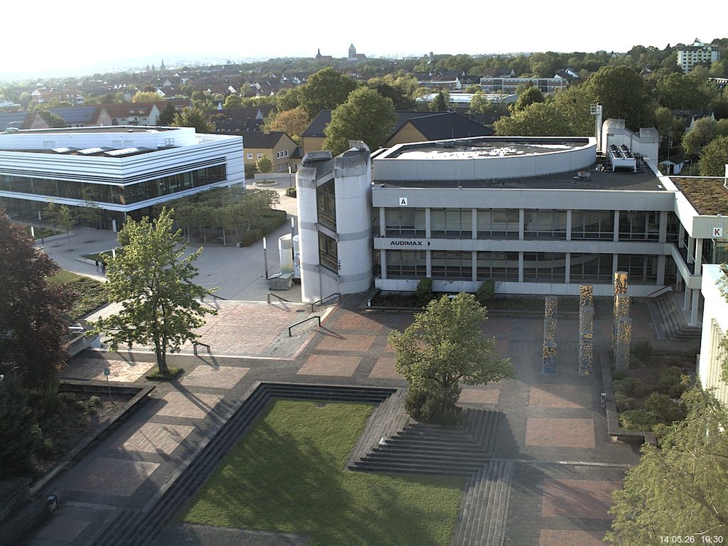 Foto der Webcam: Verwaltungsgeb&auml;ude, Innenhof mit Audimax, H&ouml;rsaal-Geb&auml;ude 1