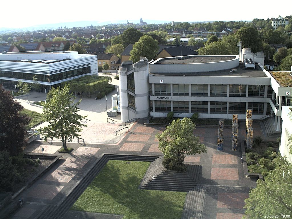Foto der Webcam: Verwaltungsgeb&auml;ude, Innenhof mit Audimax, H&ouml;rsaal-Geb&auml;ude 1