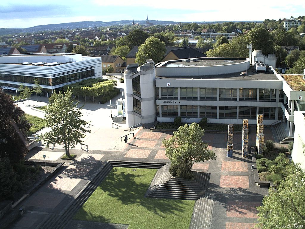Foto der Webcam: Verwaltungsgeb&auml;ude, Innenhof mit Audimax, H&ouml;rsaal-Geb&auml;ude 1