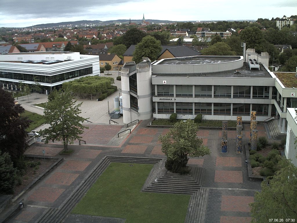 Foto der Webcam: Verwaltungsgeb&auml;ude, Innenhof mit Audimax, H&ouml;rsaal-Geb&auml;ude 1