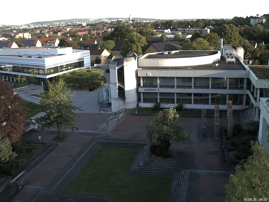Foto der Webcam: Verwaltungsgeb&auml;ude, Innenhof mit Audimax, H&ouml;rsaal-Geb&auml;ude 1
