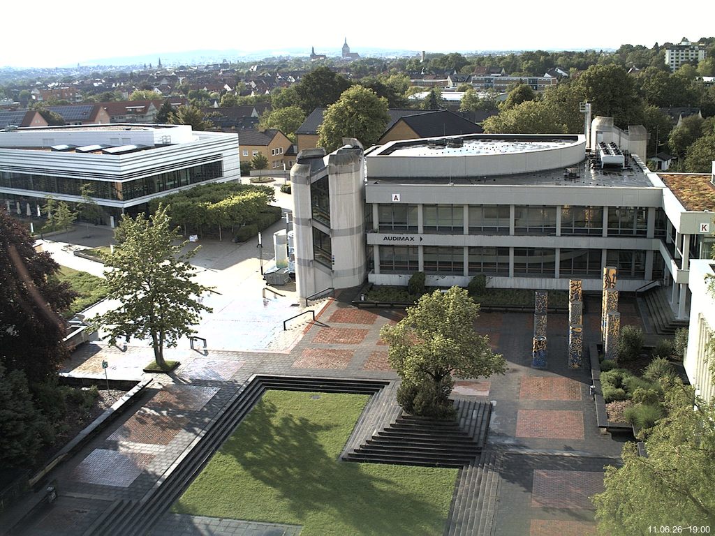 Foto der Webcam: Verwaltungsgeb&auml;ude, Innenhof mit Audimax, H&ouml;rsaal-Geb&auml;ude 1