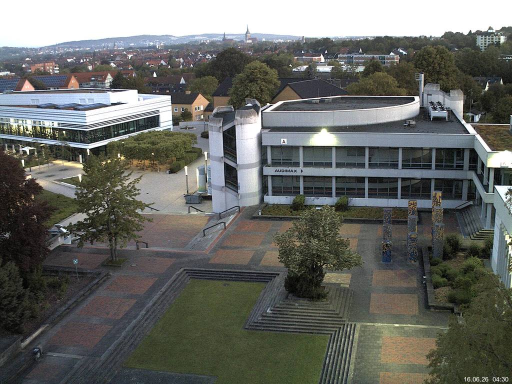 Foto der Webcam: Verwaltungsgeb&auml;ude, Innenhof mit Audimax, H&ouml;rsaal-Geb&auml;ude 1