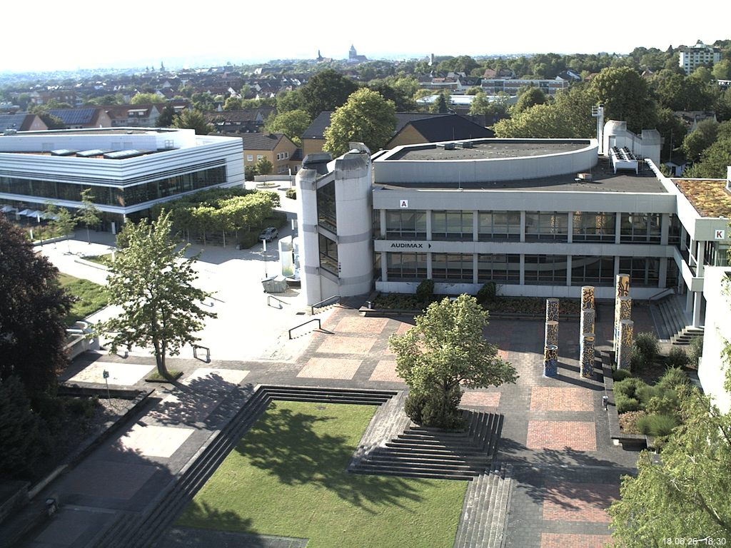 Foto der Webcam: Verwaltungsgeb&auml;ude, Innenhof mit Audimax, H&ouml;rsaal-Geb&auml;ude 1