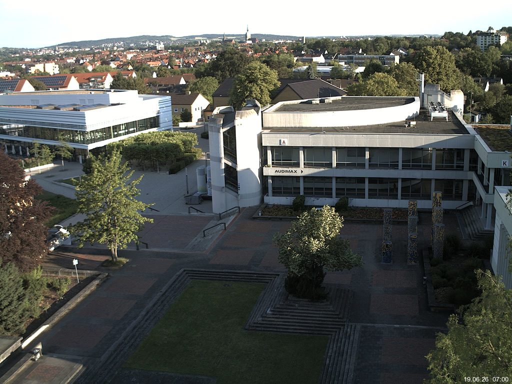 Foto der Webcam: Verwaltungsgeb&auml;ude, Innenhof mit Audimax, H&ouml;rsaal-Geb&auml;ude 1