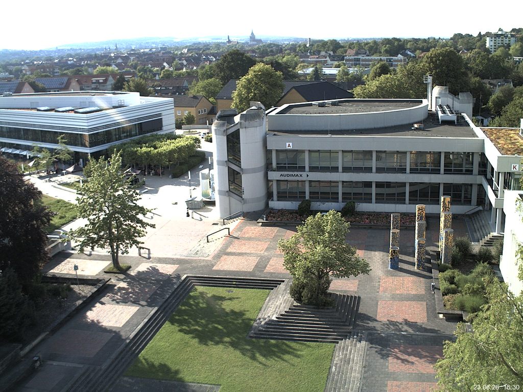 Foto der Webcam: Verwaltungsgeb&auml;ude, Innenhof mit Audimax, H&ouml;rsaal-Geb&auml;ude 1