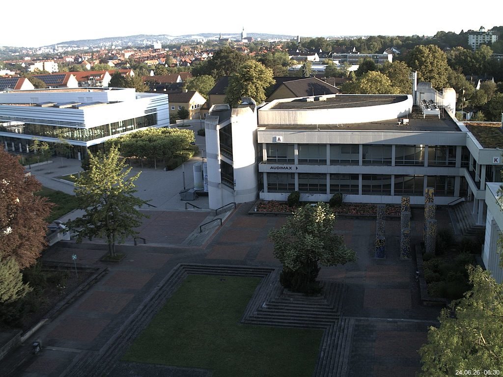 Foto der Webcam: Verwaltungsgeb&auml;ude, Innenhof mit Audimax, H&ouml;rsaal-Geb&auml;ude 1