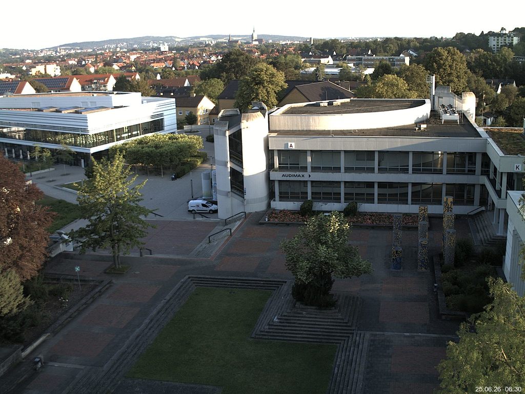 Foto der Webcam: Verwaltungsgeb&auml;ude, Innenhof mit Audimax, H&ouml;rsaal-Geb&auml;ude 1