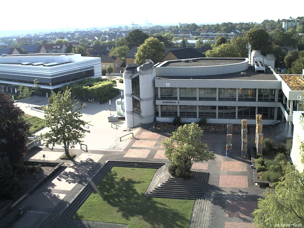 Foto der Webcam: Verwaltungsgeb&auml;ude, Innenhof mit Audimax, H&ouml;rsaal-Geb&auml;ude 1