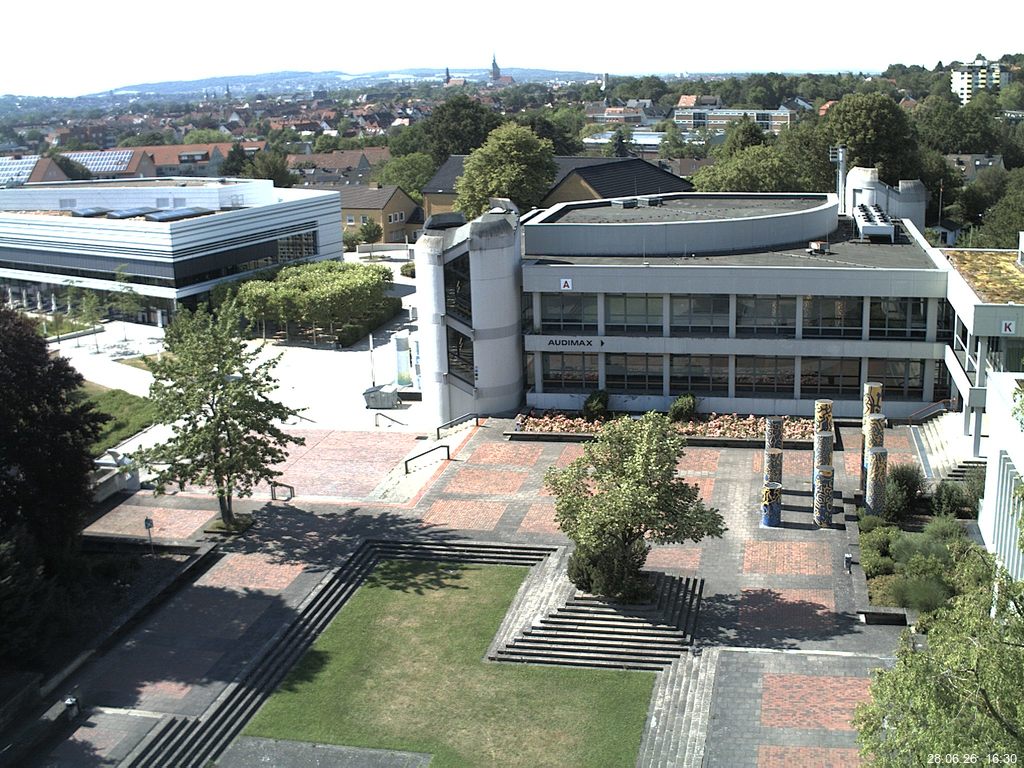 Foto der Webcam: Verwaltungsgeb&auml;ude, Innenhof mit Audimax, H&ouml;rsaal-Geb&auml;ude 1