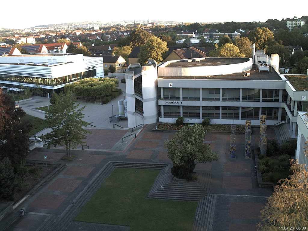 Foto der Webcam: Verwaltungsgeb&auml;ude, Innenhof mit Audimax, H&ouml;rsaal-Geb&auml;ude 1