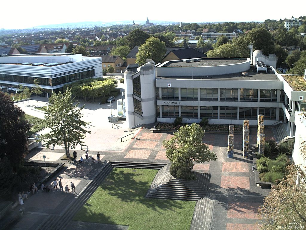 Foto der Webcam: Verwaltungsgeb&auml;ude, Innenhof mit Audimax, H&ouml;rsaal-Geb&auml;ude 1