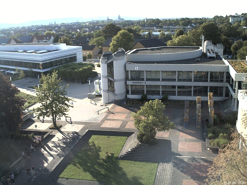 Foto der Webcam: Verwaltungsgeb&auml;ude, Innenhof mit Audimax, H&ouml;rsaal-Geb&auml;ude 1