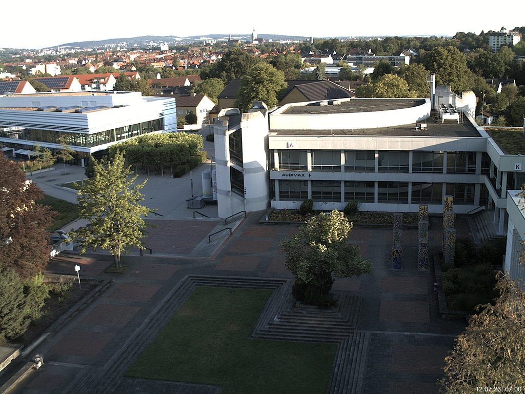 Foto der Webcam: Verwaltungsgeb&auml;ude, Innenhof mit Audimax, H&ouml;rsaal-Geb&auml;ude 1