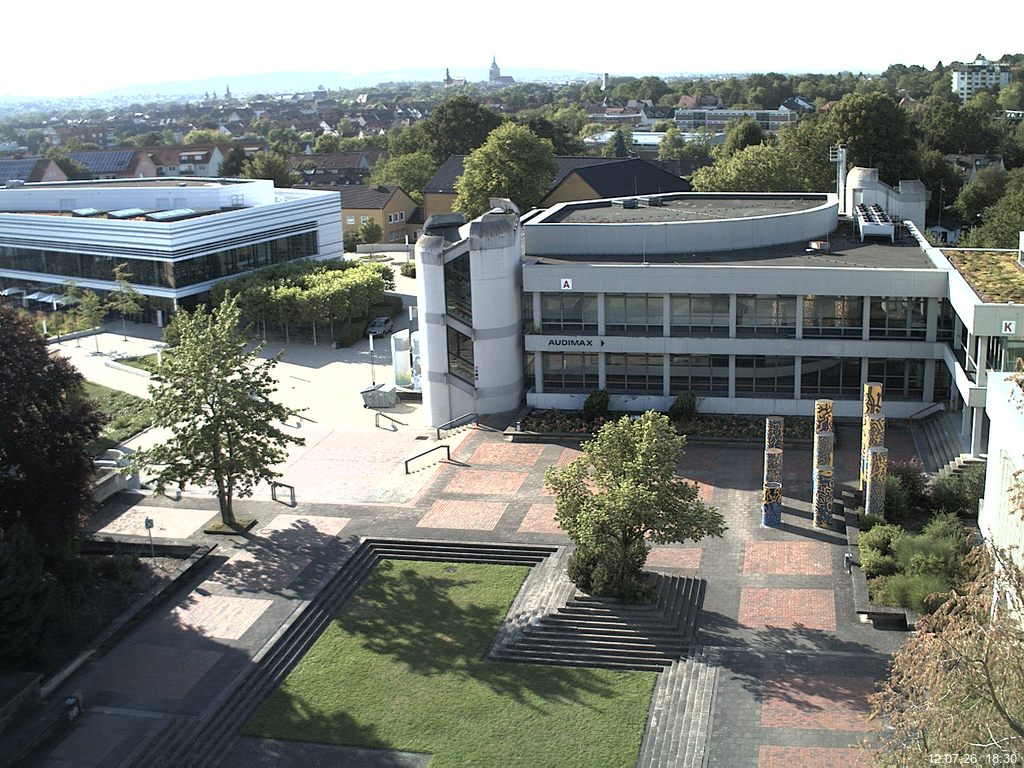 Foto der Webcam: Verwaltungsgeb&auml;ude, Innenhof mit Audimax, H&ouml;rsaal-Geb&auml;ude 1