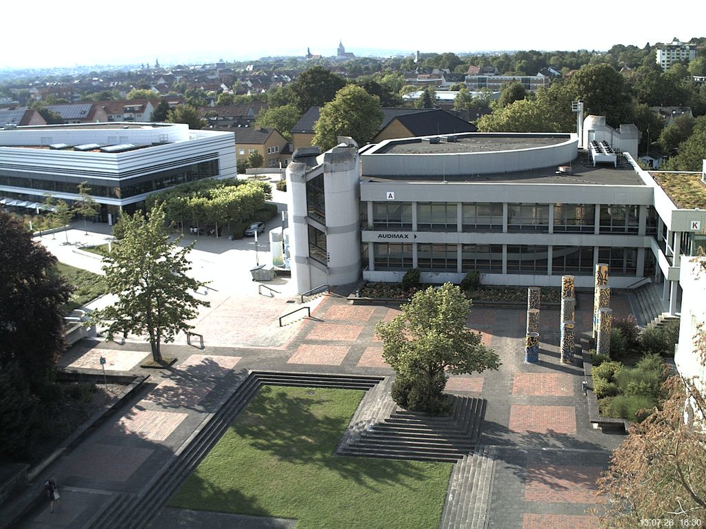 Foto der Webcam: Verwaltungsgeb&auml;ude, Innenhof mit Audimax, H&ouml;rsaal-Geb&auml;ude 1
