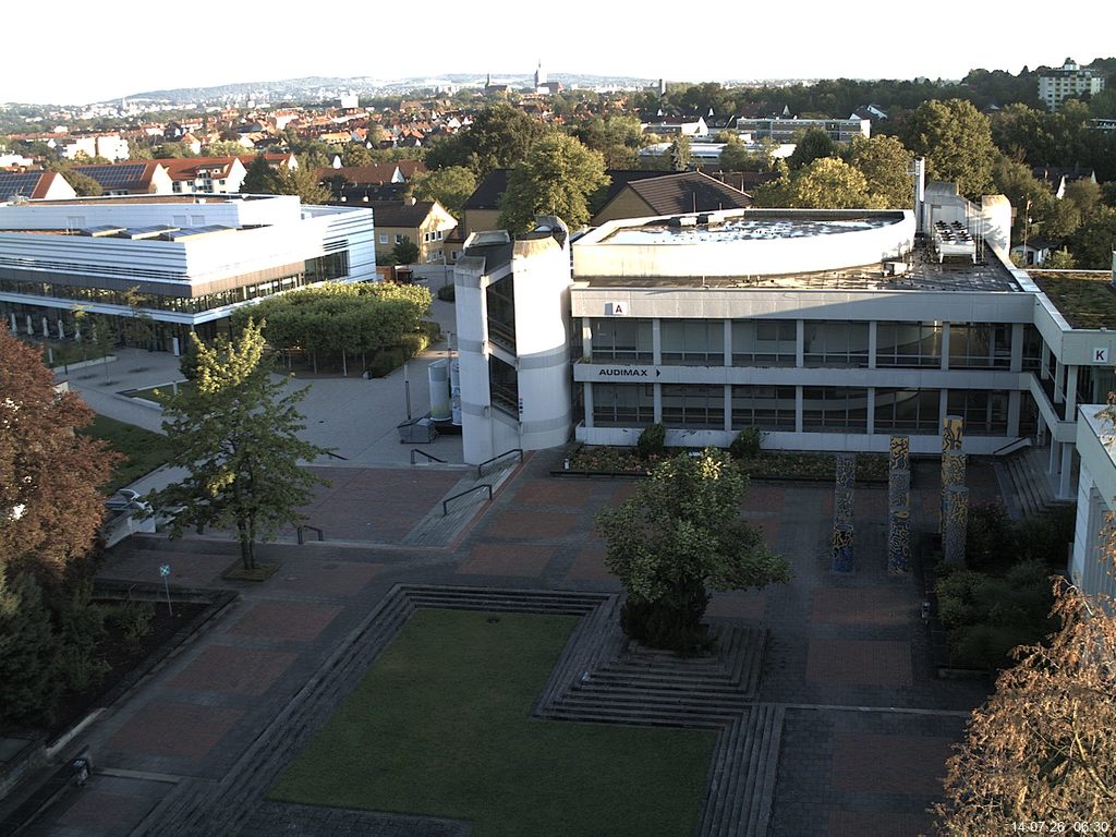 Foto der Webcam: Verwaltungsgeb&auml;ude, Innenhof mit Audimax, H&ouml;rsaal-Geb&auml;ude 1