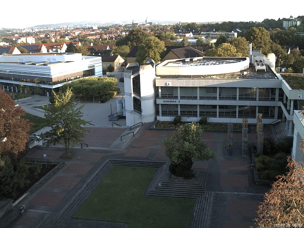 Foto der Webcam: Verwaltungsgeb&auml;ude, Innenhof mit Audimax, H&ouml;rsaal-Geb&auml;ude 1