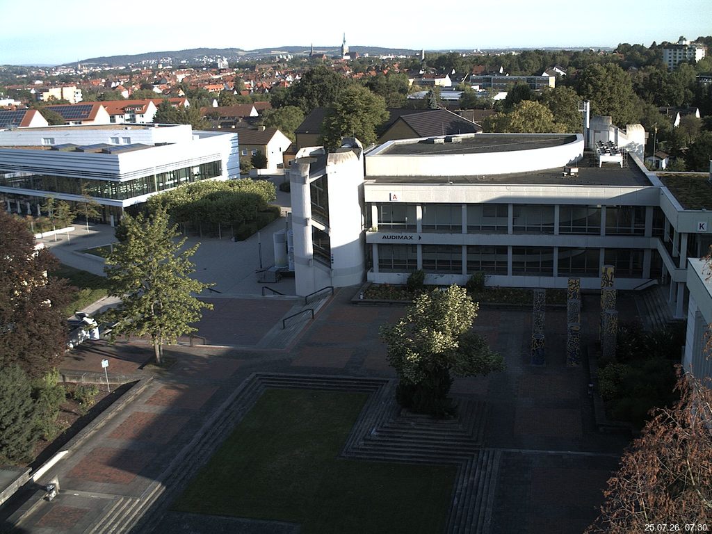 Foto der Webcam: Verwaltungsgeb&auml;ude, Innenhof mit Audimax, H&ouml;rsaal-Geb&auml;ude 1