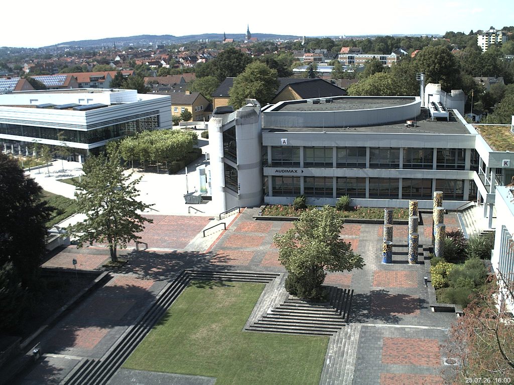 Foto der Webcam: Verwaltungsgeb&auml;ude, Innenhof mit Audimax, H&ouml;rsaal-Geb&auml;ude 1