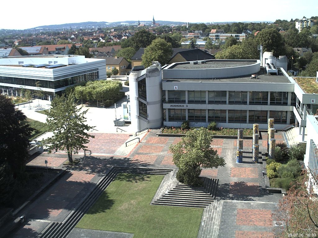Foto der Webcam: Verwaltungsgeb&auml;ude, Innenhof mit Audimax, H&ouml;rsaal-Geb&auml;ude 1