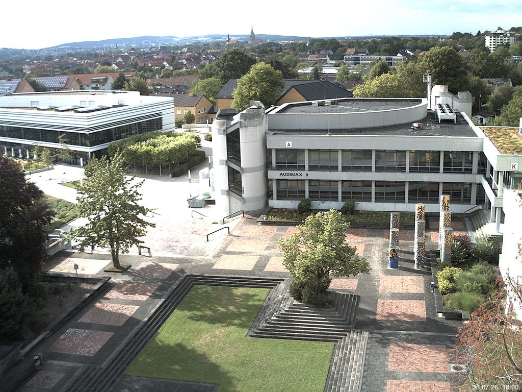 Foto der Webcam: Verwaltungsgeb&auml;ude, Innenhof mit Audimax, H&ouml;rsaal-Geb&auml;ude 1